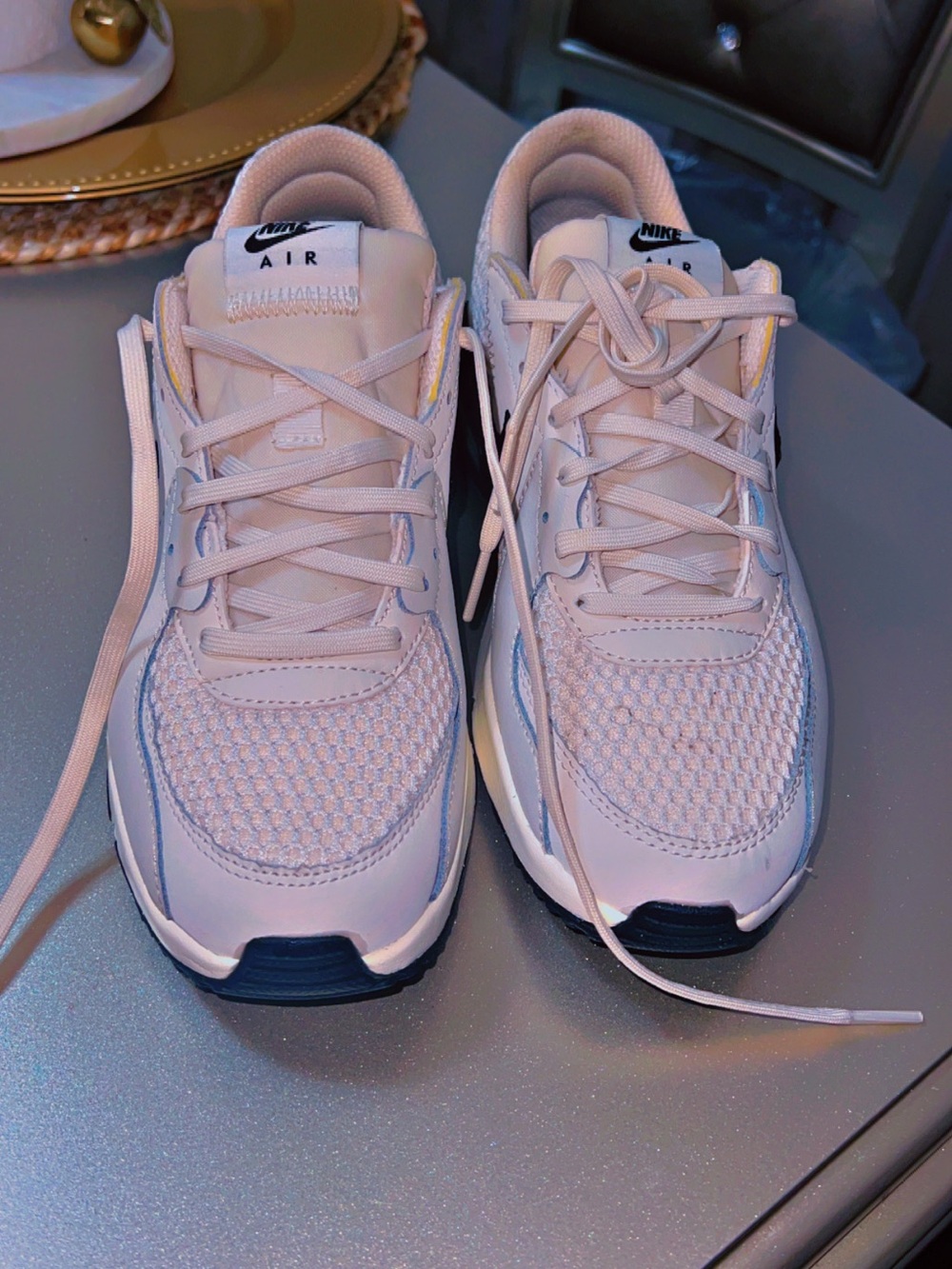 Nike Air Max Women’s White Gold Black Sneakers Size 7 - Picture 5 of 7